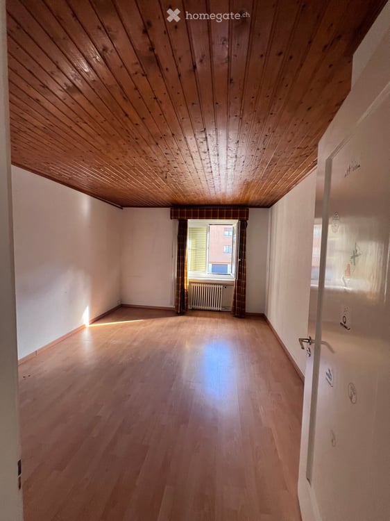 Grosszügige 4½-Zimmerwohnung mit Garten in Visp – viel Platz und Potenzial 8