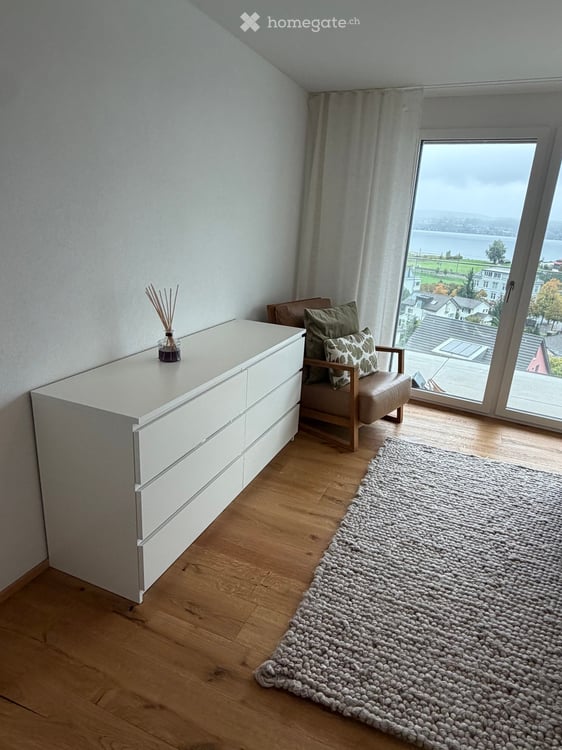 Hochwertig möblierte 3.5-Zimmer-Wohnung mit See- und Bergsicht 6