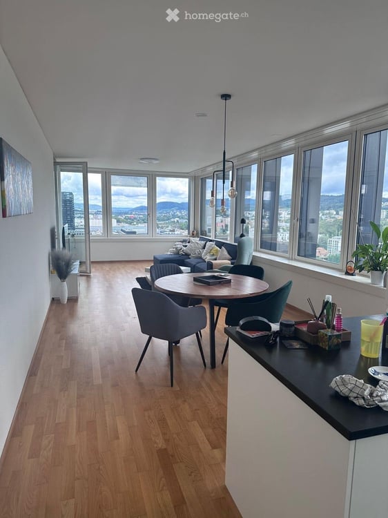3.5-Room Modern Apartment with City Views in Zürich Altstetten
