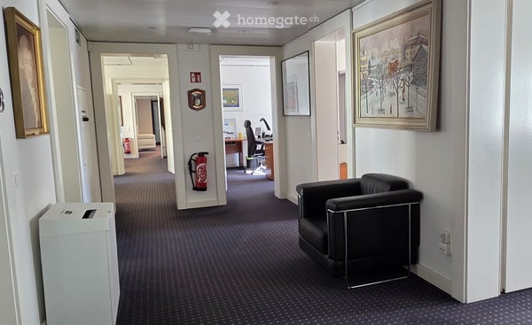 Helle und flexible Büros mit Parkplätzen im Haus 4