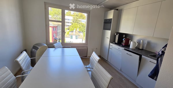 Helle und flexible Büros mit Parkplätzen im Haus 7