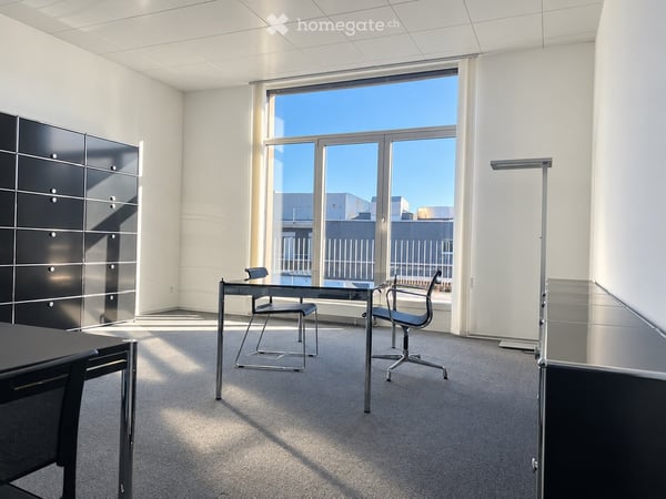 Top modern ausgebautes Büro in Pfäffikon SZ 2