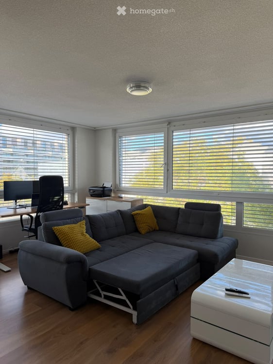 Dein neues Zuhause in Biel: 4.5-Zimmer-Wohnung mit Loggia und eigenem Waschturm 2