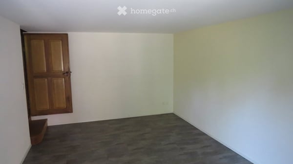 Grosszügige 6.5-Zimmer-Maisonette-Wohnung in umgebauten Bauherrnhaus in Volken 10