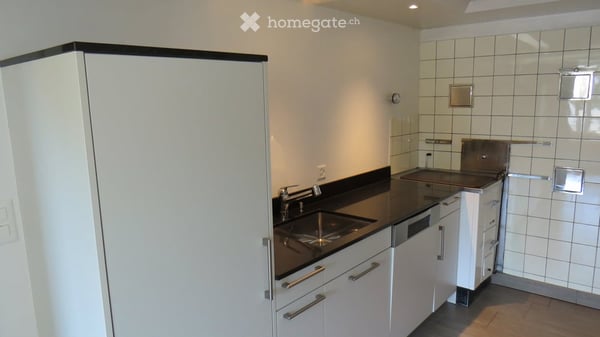 Grosszügige 6.5-Zimmer-Maisonette-Wohnung in umgebauten Bauherrnhaus in Volken 6