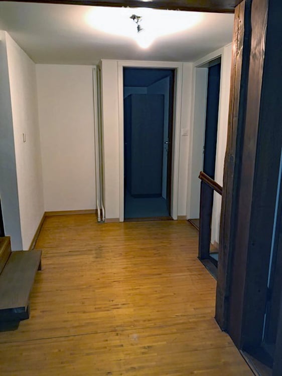 Grosszügige 6.5-Zimmer-Maisonette-Wohnung in umgebauten Bauherrnhaus in Volken 14