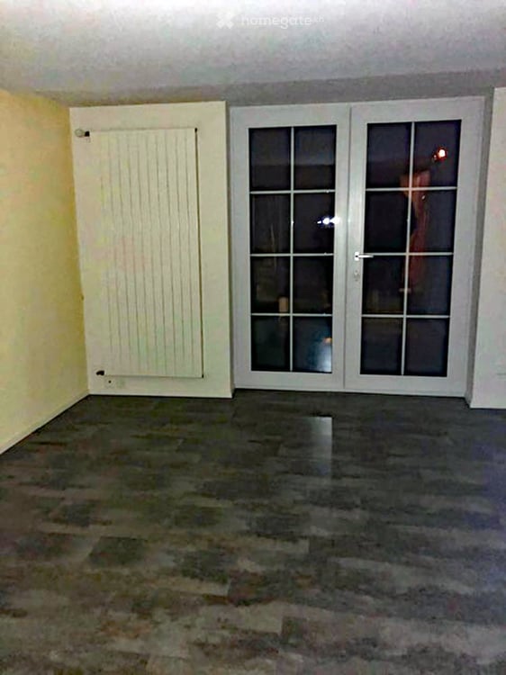 Grosszügige 6.5-Zimmer-Maisonette-Wohnung in umgebauten Bauherrnhaus in Volken 11
