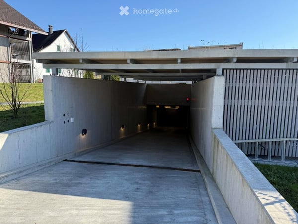 Einstellplätze in heller Tiefgarage 3