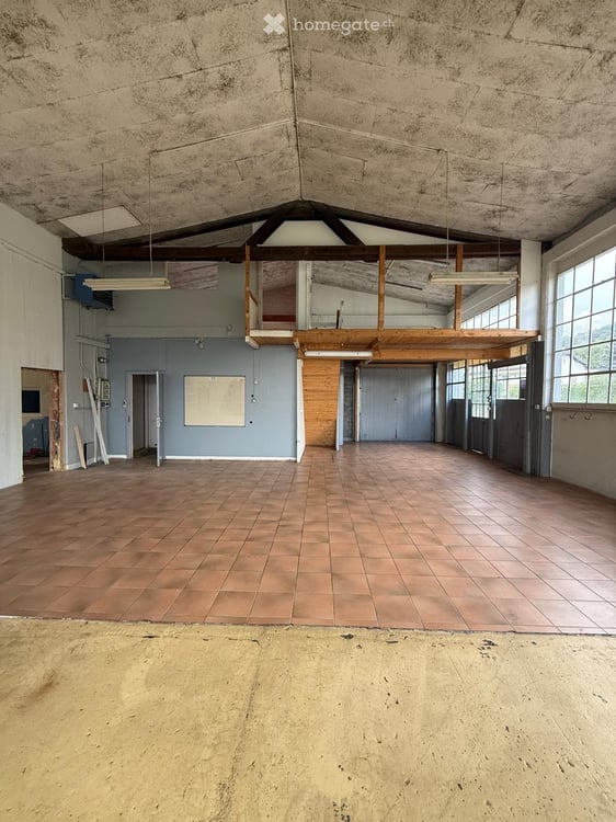 CADEMPINO – DEPOSITO/MAGAZZINO 250 M² CON AMPIO PIAZZALE – VICINO ALL’AUTOSTRADA 7