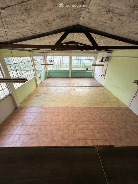 CADEMPINO – DEPOSITO/MAGAZZINO 250 M² CON AMPIO PIAZZALE – VICINO ALL’AUTOSTRADA 6