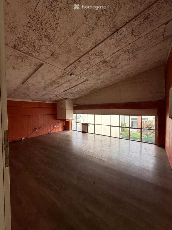 CADEMPINO – DEPOSITO/MAGAZZINO 250 M² CON AMPIO PIAZZALE – VICINO ALL’AUTOSTRADA 5