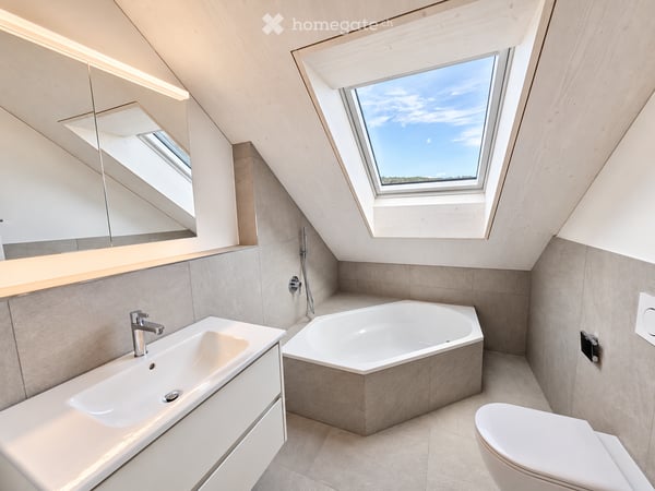 4.5-Zimmer Dachgeschosswohnung - Erstbezug in Schneisingen 12
