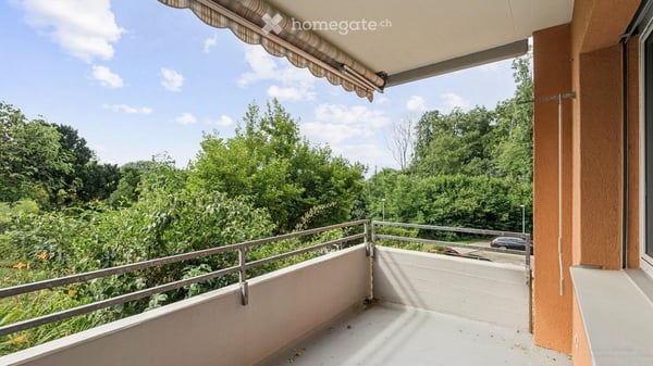 Helle, renovierte 2.5-Zimmer-Wohnung (58m² Nutzfläche) mit Wintergarten und vielen Extras in Winkel 7