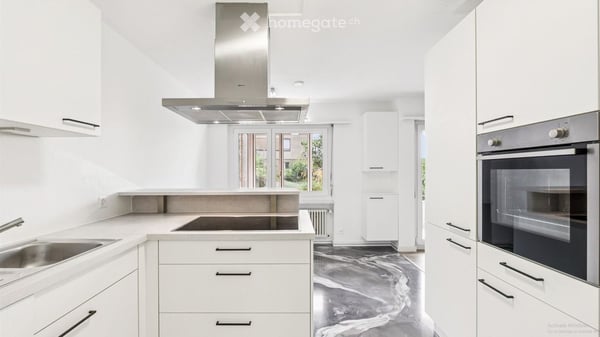 Helle, renovierte 2.5-Zimmer-Wohnung (58m² Nutzfläche) mit Wintergarten und vielen Extras in Winkel 5