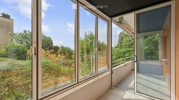Helle, renovierte 2.5-Zimmer-Wohnung (58m² Nutzfläche) mit Wintergarten und vielen Extras in Winkel 4