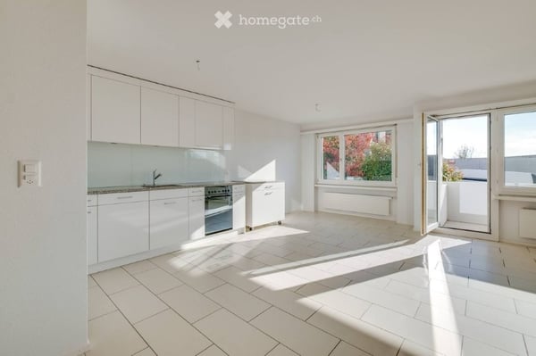 An sonniger Toplage direkt am Waldrand eine 2.5-Zimmerwohnung zu vermieten 4
