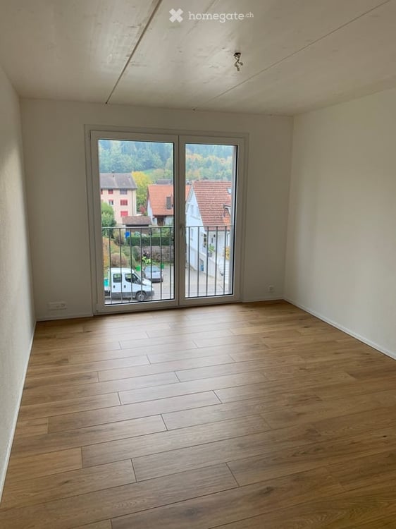Grosse 2.5 Zimmer Attikawohnung an ruhiger und sonniger Lage 5