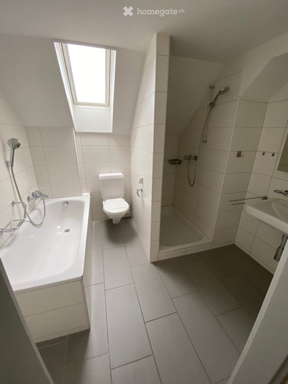 Charmante 3.5 Zimmer Dachwohnung im ländlichen Thalheim an der Thur 3