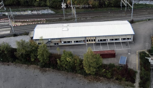 Gewerbehalle 735 m² mit über 1'500 m² Aussenfläche in Dietlikon / befristet bis Q3/28 2