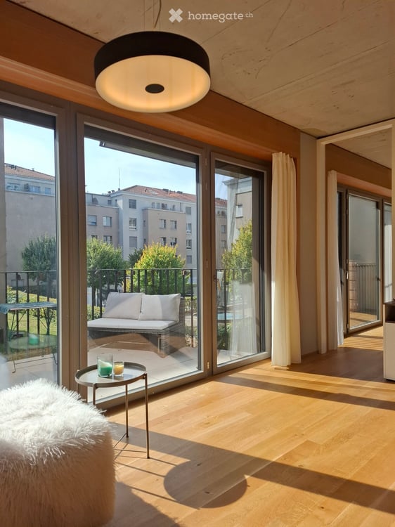 Sunny, Quiet, Stylish 3.5-Room (41m2) Apartment with Terrace in Wiedikon – Available Immediately 3