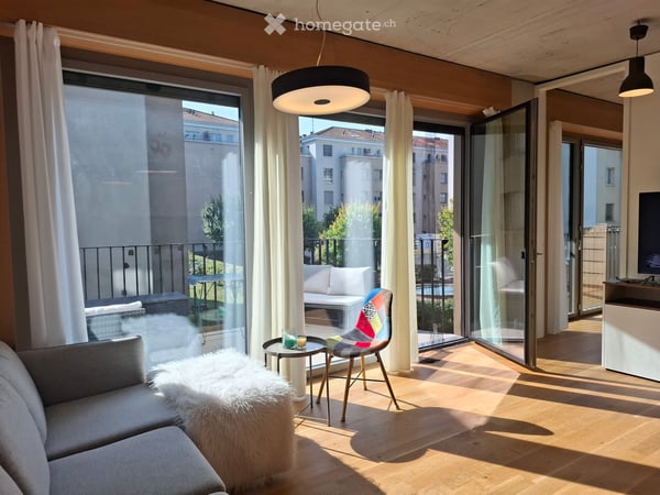 Sunny, Quiet, Stylish 3.5-Room (41m2) Apartment with Terrace in Wiedikon – Available Immediately 4