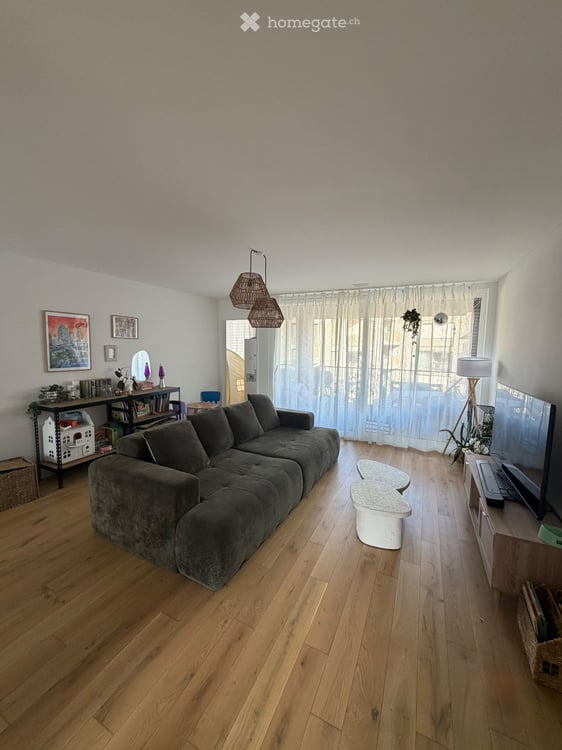 Moderne 4½-Zimmer-Wohnung mit grosser Loggia in Adliswil – Nachmieter per 16.11.2026