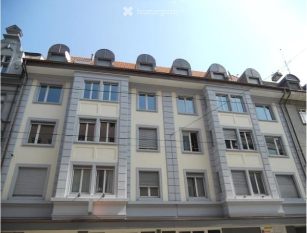 Wunderschöne, total renovierte Altbau-Wohnung an zentraler Lage 1