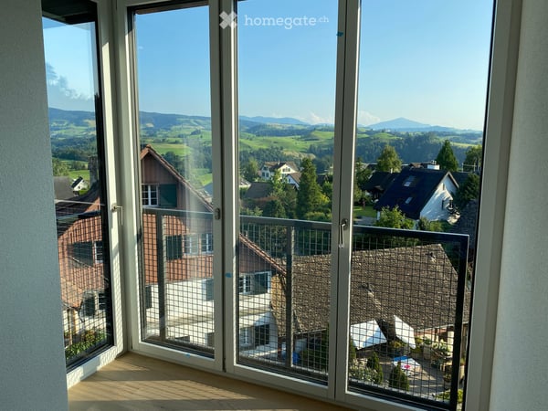 5.5-Zimmer-Maisonette/Duplex-Wohnung mit wunderschöner Fernsicht in familienfreundlicher Überbauung