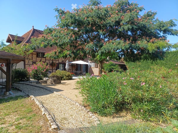 Maison de caractère avec piscine à Bouhans – 6 pièces, 225 m² sur 1,4 ha