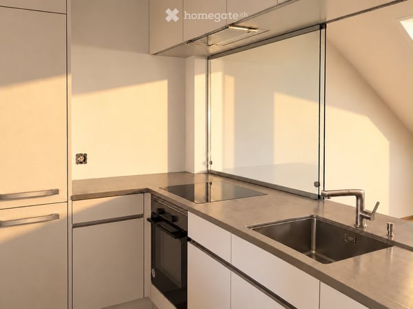 Stilvoll renovierte 2.5-Zimmer-Dachwohnung, ca. 80m2 4