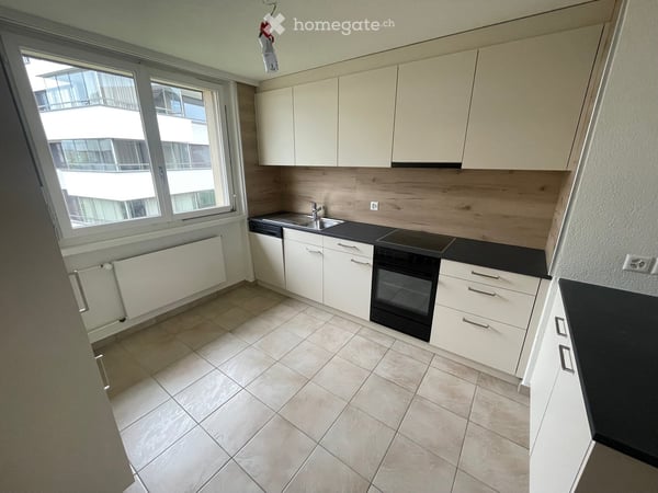 Charmanter Hausteil mit Südbalkon und grossem privatem Sitzplatz im Herzen von Schindellegi 4