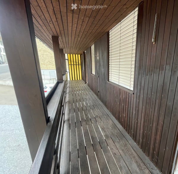 Charmanter Hausteil mit Südbalkon und grossem privatem Sitzplatz im Herzen von Schindellegi 15