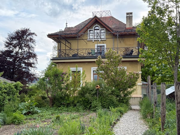 3 ½ pièces dans une maison de Maître – Un lieu de vie plein de charme et de verdure 21