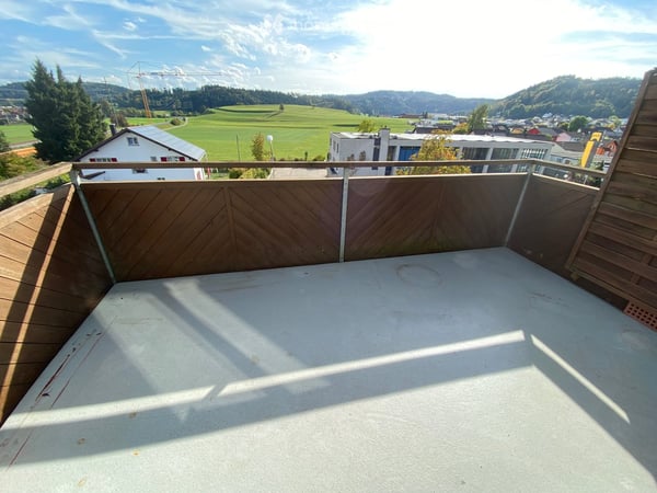 Gemütliche 4 Zimmer Wohnung mit viel Holz und guter Fernsicht in Rickenbach b. Wil 8