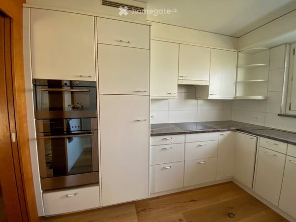 Gemütliche 4 Zimmer Wohnung mit viel Holz und guter Fernsicht in Rickenbach b. Wil