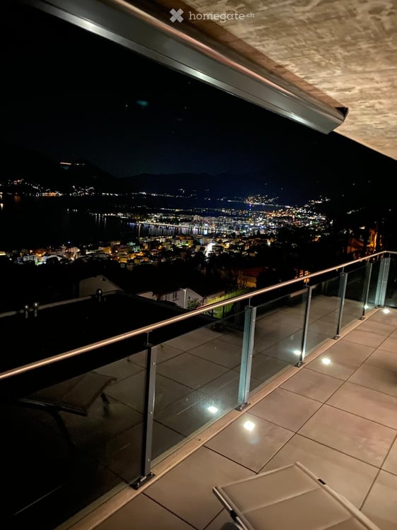 Möbilierte 2.5 Zimmerwohnung mit Top Aussicht 10