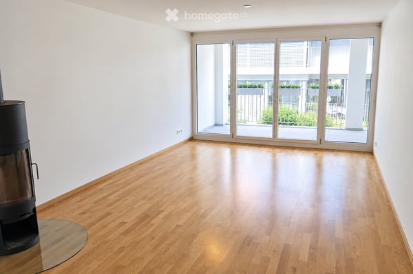 Wohnen mit Geschichte: Grosszügige 3½-Zimmer-Wohnung mit gedecktem Balkon 2