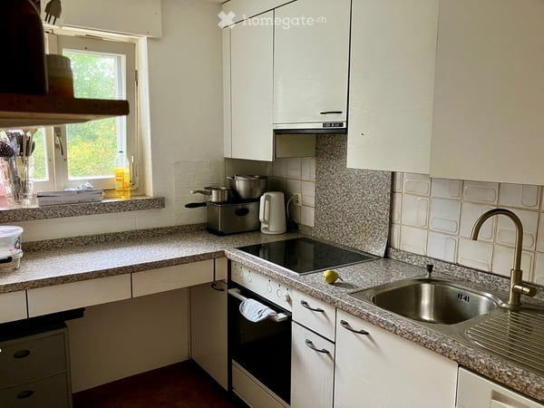 Grosszügige 5½-Zimmer-Wohnung mit Balkon und Einstellhallenplatz in Rüfenacht 3