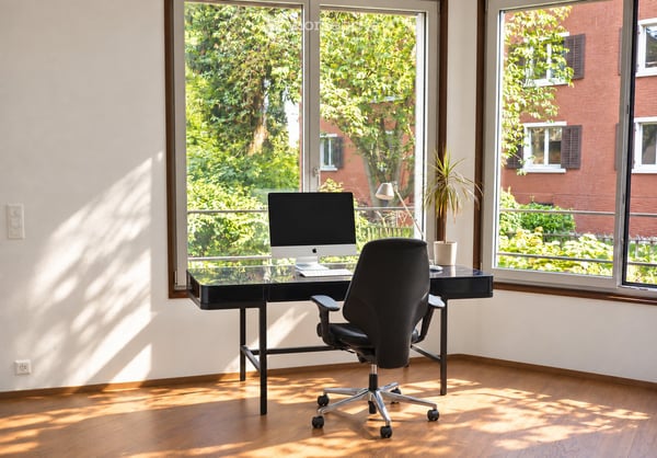 Urban und ruhig – 2.5-Zimmer-Architektenwohnung, Kreis 3 in Zürich mit Terrasse und Gartenzugang 6