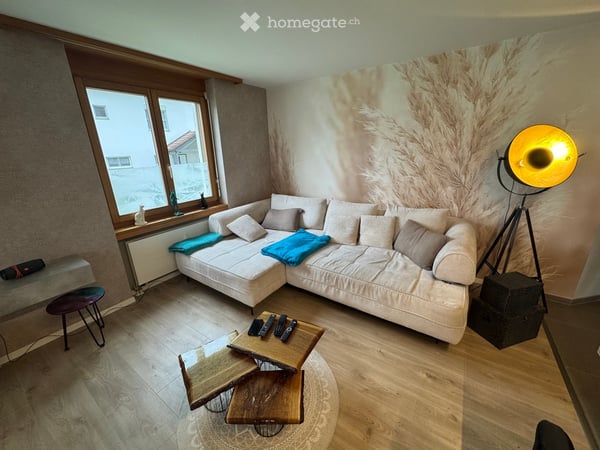 Stilvoll renovierte 3.5‐Zimmer‐Wohnung im Herzen von Sins - bei Bedarf auch möbliert
