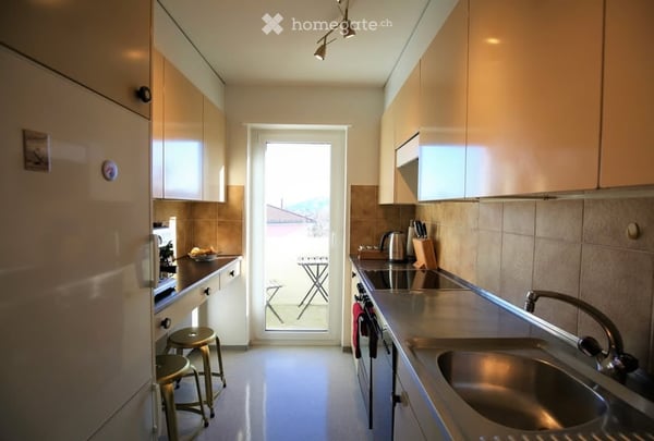 schöne und helle 4.5 Zimmerwohnung zu Vermieten 3