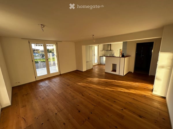 Moderne 3.5-Zimmer-Wohnung in ruhiger Lage von Truttikon und mit einzigartiger Gartenanlage 2