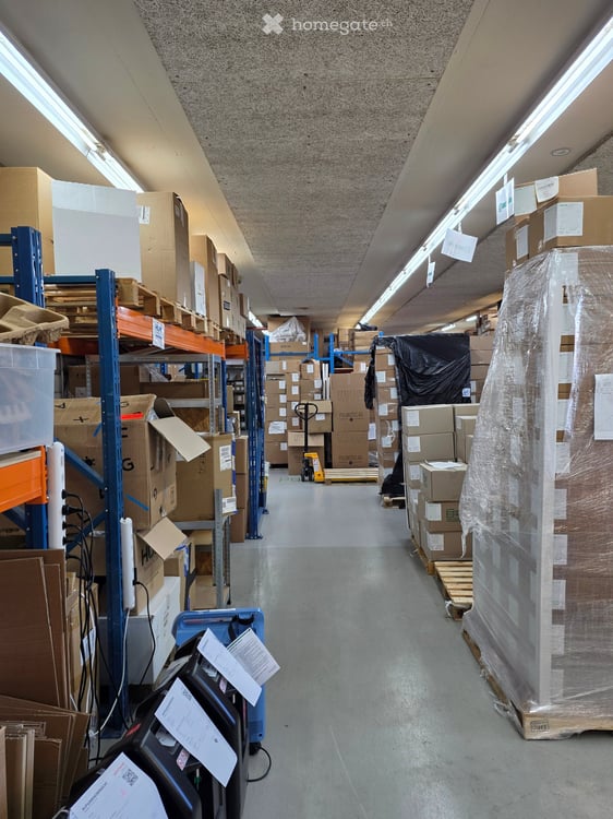 Nachmieter gesucht für Gerwerbe im 1. Stock. 9
