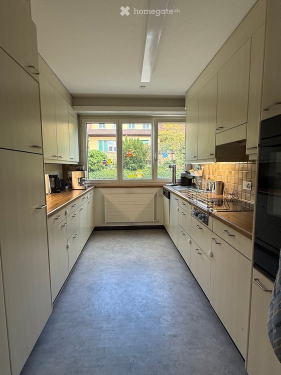 Helle grosse 5 Zi Wohnung in Fluntern 3