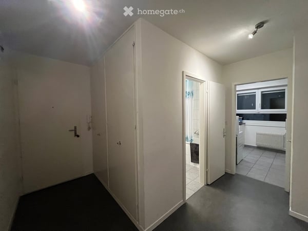 3.5-Zimmer-Wohnung mit Balkon in Zürich Altstetten – 68 m² 2