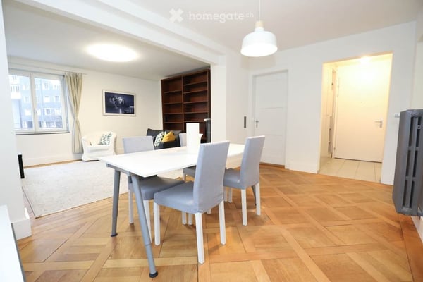 Helle 2.5 Zimmer Wohnung nähe Sihlcity 2