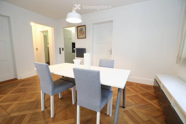Helle 2.5 Zimmer Wohnung nähe Sihlcity 17