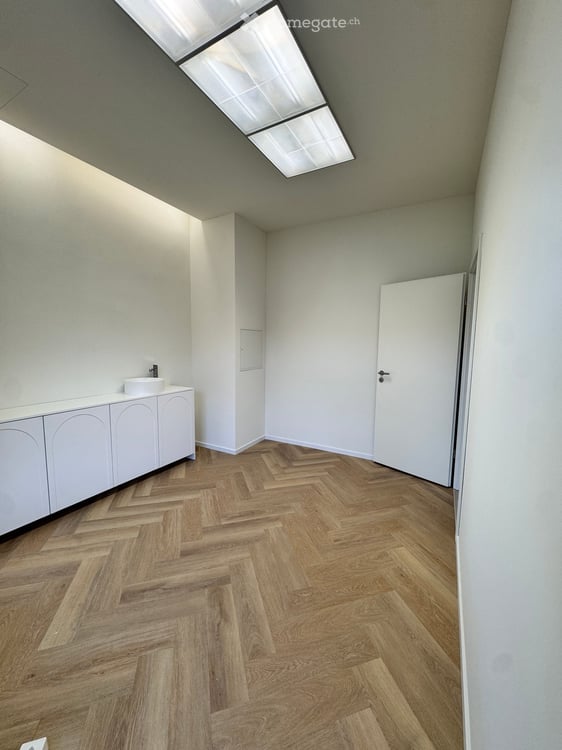 Modernes Behandlungszimmer an der Fraumünsterstrasse 8001 Zürich 2