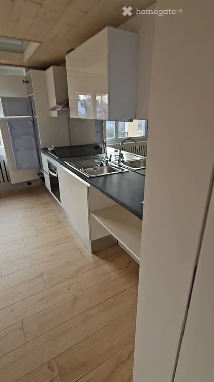 Helle 3.5 Zimmer Wohnung 2