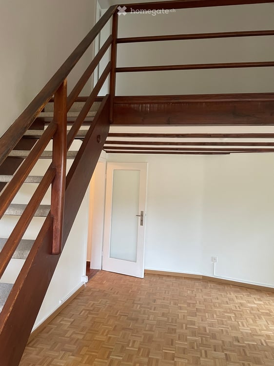 2.5-Zimmer Maisonette Wohnung mit Galerie nähe ZOO Dorenbach 2